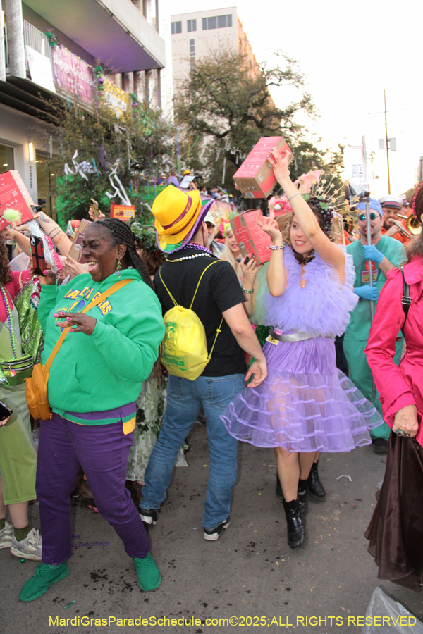 Box-of-Wine-2025-2147