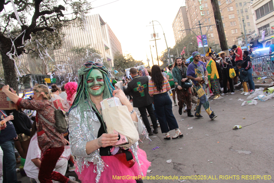 Box-of-Wine-2025-2240