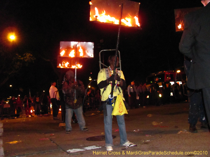 Krewe-of-Bacchus-2010-Mardi-Gras-New-Orleans-1551