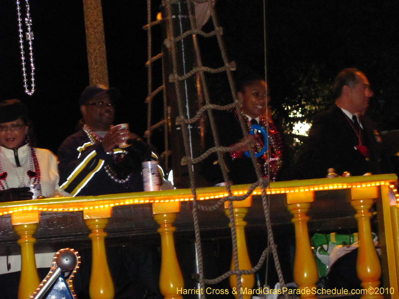 Krewe-of-Bacchus-2010-Mardi-Gras-New-Orleans-1632