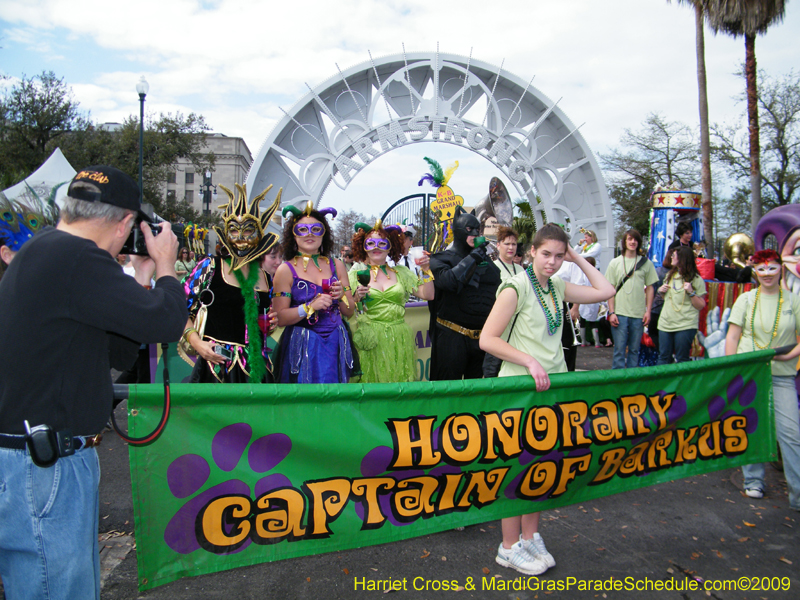 2009-Mystic-Krewe-of-Barkus-Mardi-Gras-French-Quarter-New-Orleans-Dog-Parade-Harriet-Cross-7197