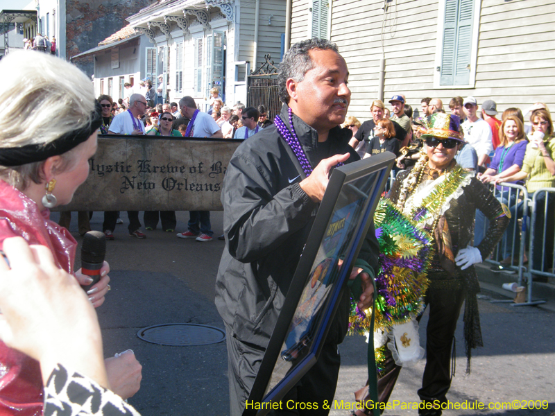 2009-Mystic-Krewe-of-Barkus-Mardi-Gras-French-Quarter-New-Orleans-Dog-Parade-Harriet-Cross-7215