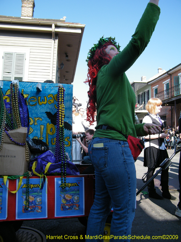 2009-Mystic-Krewe-of-Barkus-Mardi-Gras-French-Quarter-New-Orleans-Dog-Parade-Harriet-Cross-7268