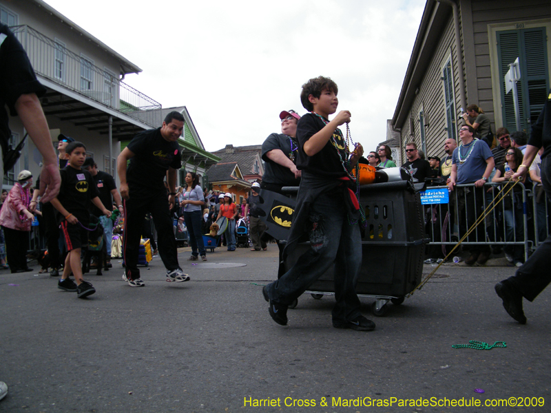 2009-Mystic-Krewe-of-Barkus-Mardi-Gras-French-Quarter-New-Orleans-Dog-Parade-Harriet-Cross-7467