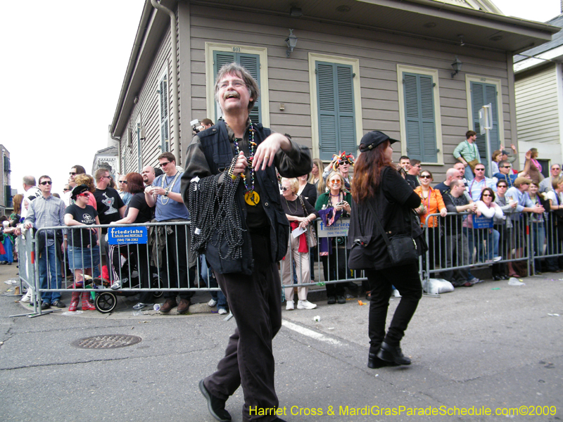 2009-Mystic-Krewe-of-Barkus-Mardi-Gras-French-Quarter-New-Orleans-Dog-Parade-Harriet-Cross-7490