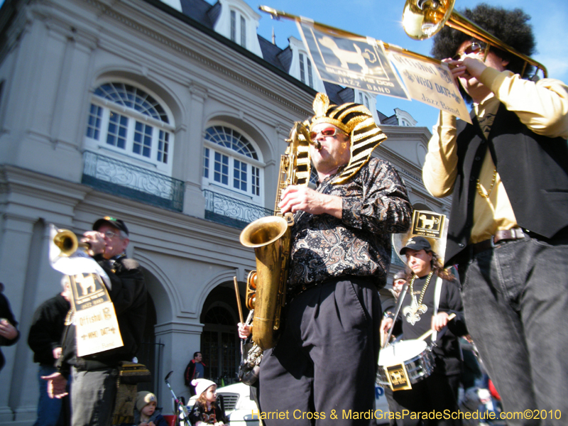 Mystic-Krewe-of-Barkus-2010-HC-Dog-Parade-Mardi-Gras-New-Orleans-8704