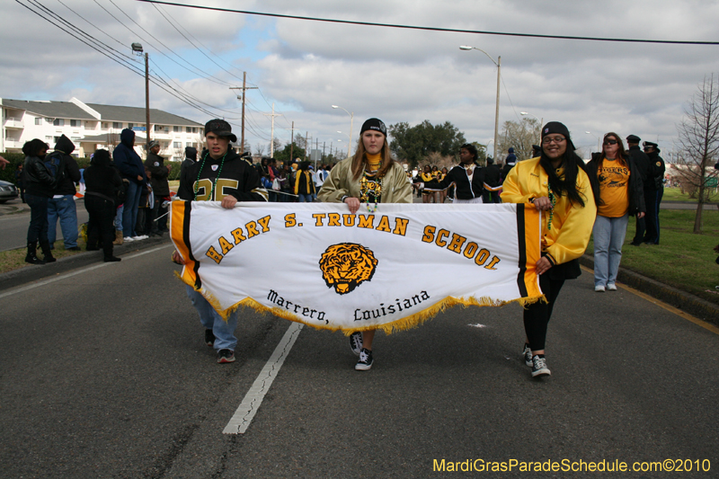 Krewe-of-Choctaw-2010-Mardi-Gras-Westbank-3047