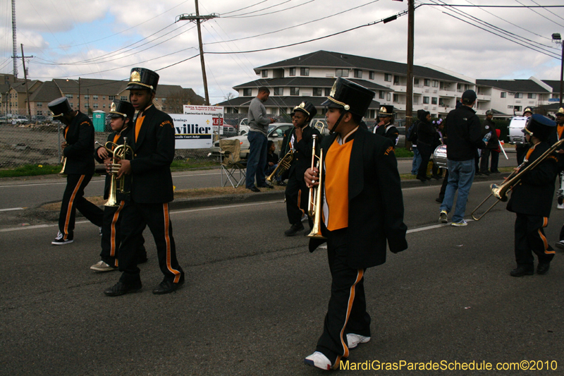 Krewe-of-Choctaw-2010-Mardi-Gras-Westbank-3051