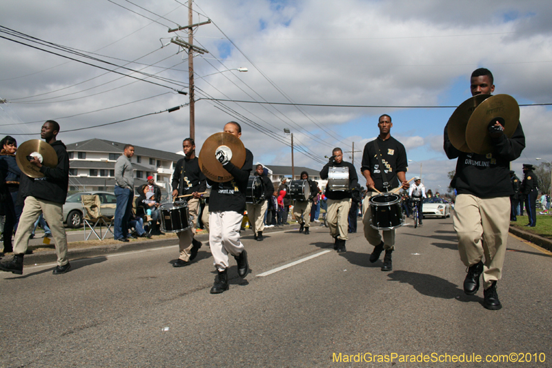 Krewe-of-Choctaw-2010-Mardi-Gras-Westbank-3060