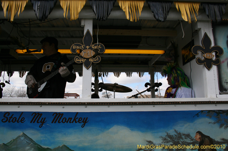 Krewe-of-Choctaw-2010-Mardi-Gras-Westbank-3065