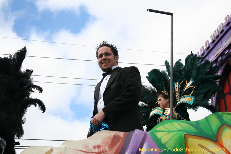 Krewe-of-Choctaw-2010-Mardi-Gras-Westbank-3068