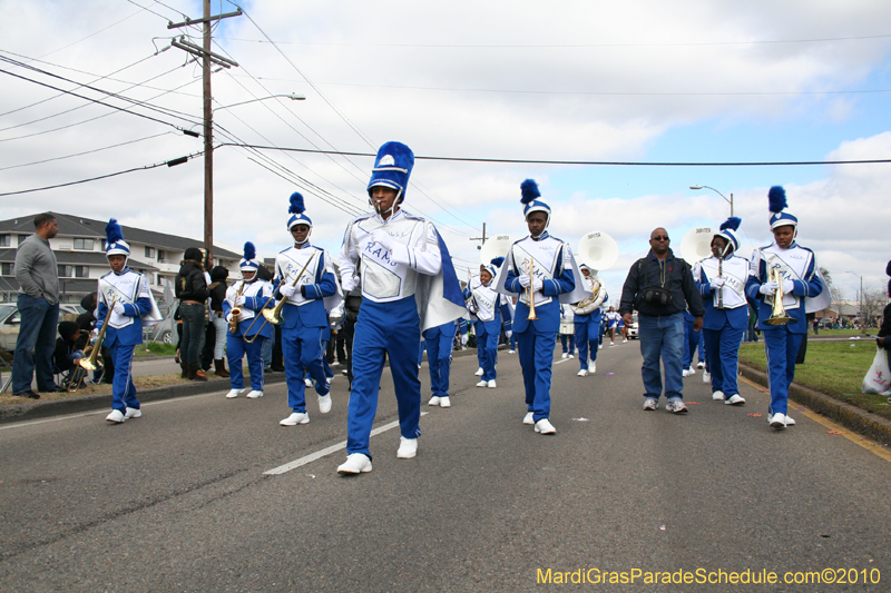 Krewe-of-Choctaw-2010-Mardi-Gras-Westbank-3072