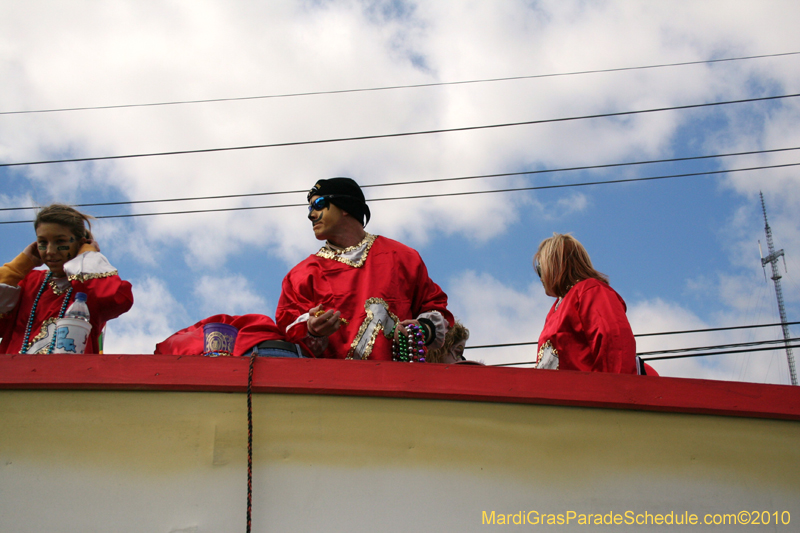 Krewe-of-Choctaw-2010-Mardi-Gras-Westbank-3154