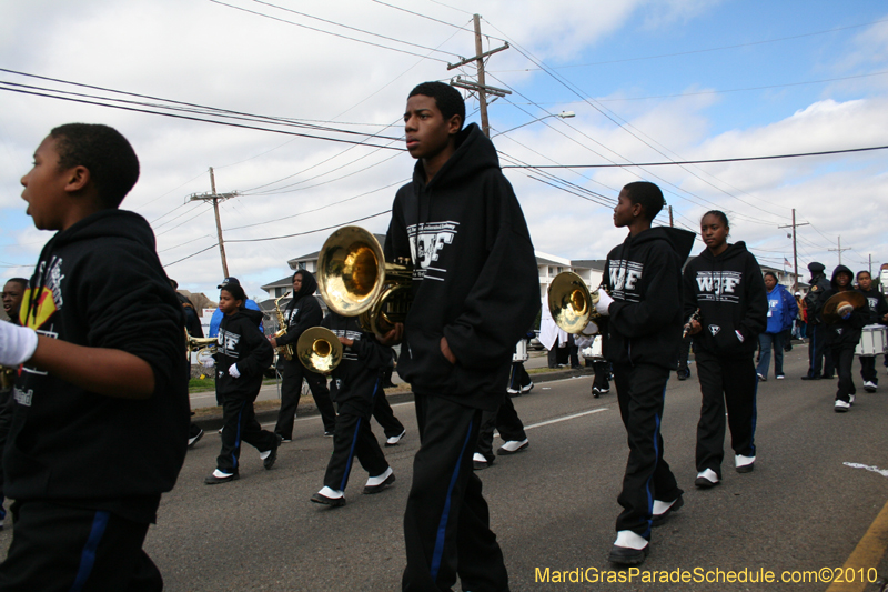 Krewe-of-Choctaw-2010-Mardi-Gras-Westbank-3157