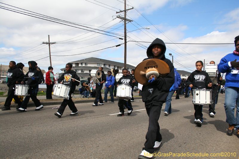 Krewe-of-Choctaw-2010-Mardi-Gras-Westbank-3158