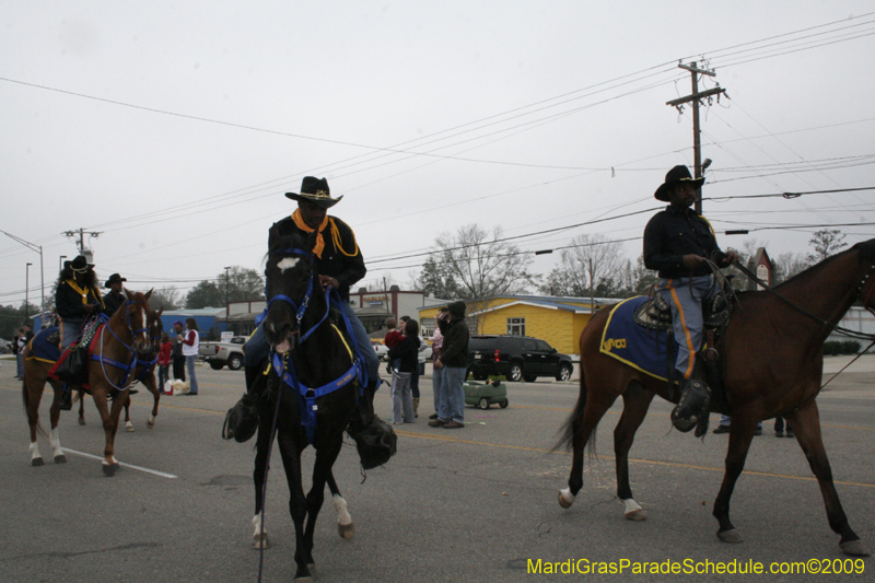 Krewe-of-Claude-Slidell-Mardi-Gras-2009-0156