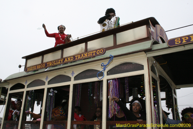 Krewe-of-Claude-Slidell-Mardi-Gras-2009-0166