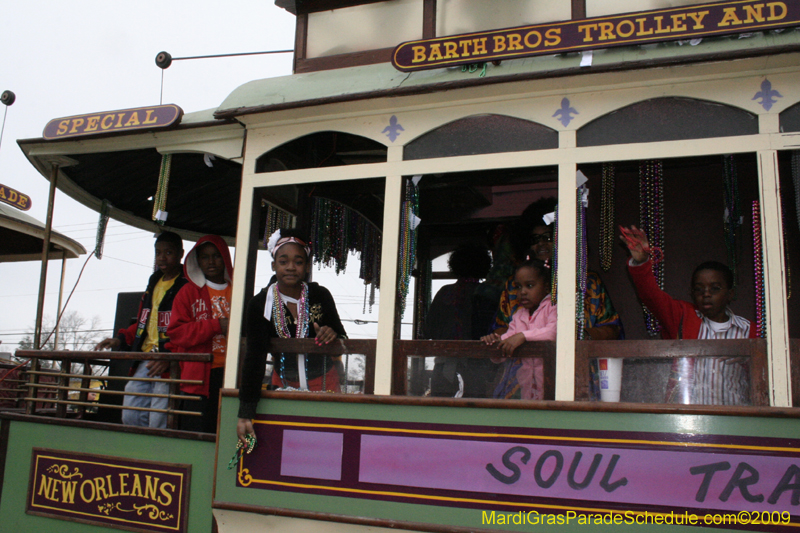 Krewe-of-Claude-Slidell-Mardi-Gras-2009-0167