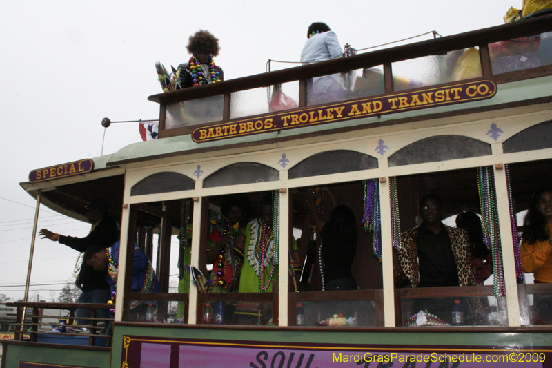 Krewe-of-Claude-Slidell-Mardi-Gras-2009-0169