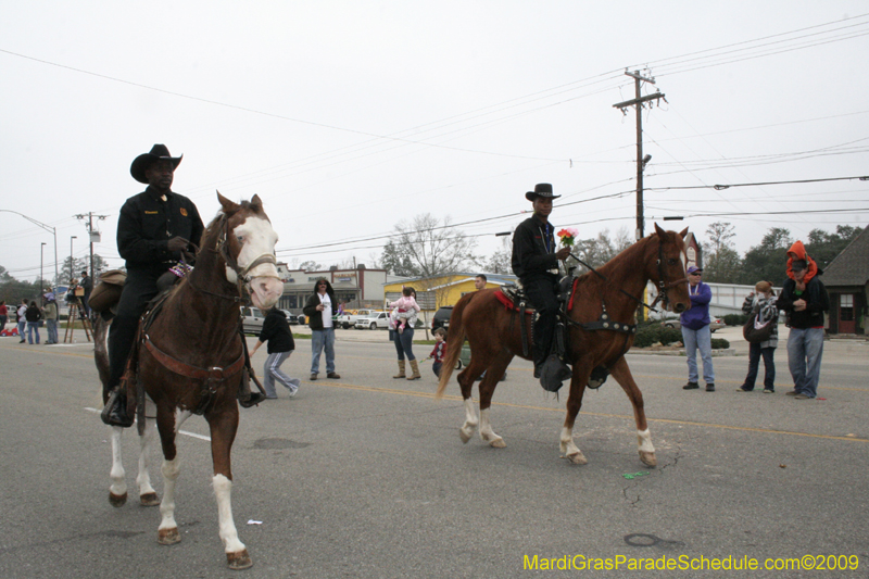 Krewe-of-Claude-Slidell-Mardi-Gras-2009-0189