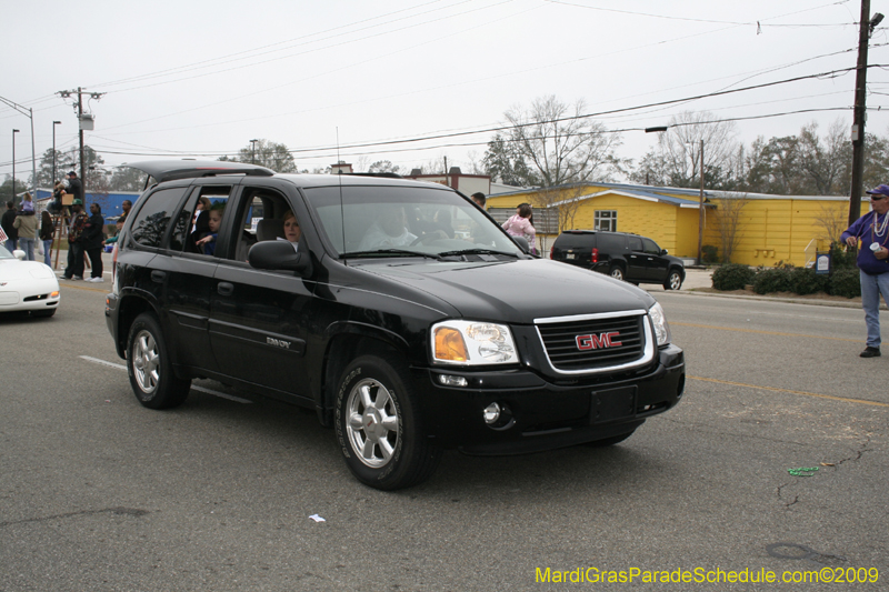 Krewe-of-Claude-Slidell-Mardi-Gras-2009-0209