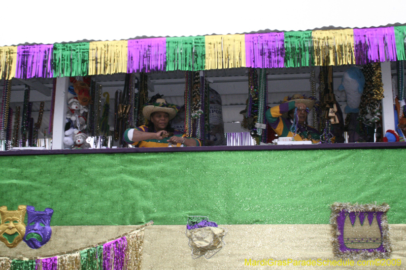 Krewe-of-Claude-Slidell-Mardi-Gras-2009-0213