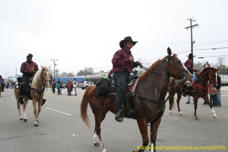 Krewe-of-Claude-Slidell-Mardi-Gras-2009-0217