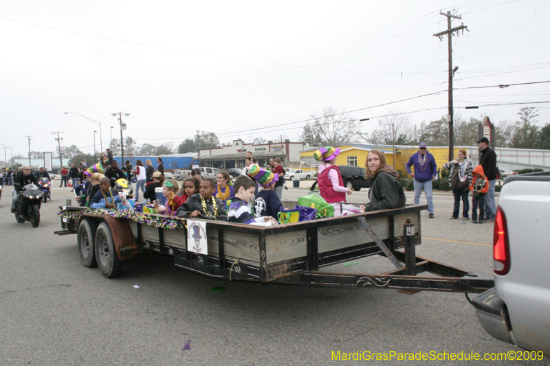 Krewe-of-Claude-Slidell-Mardi-Gras-2009-0219