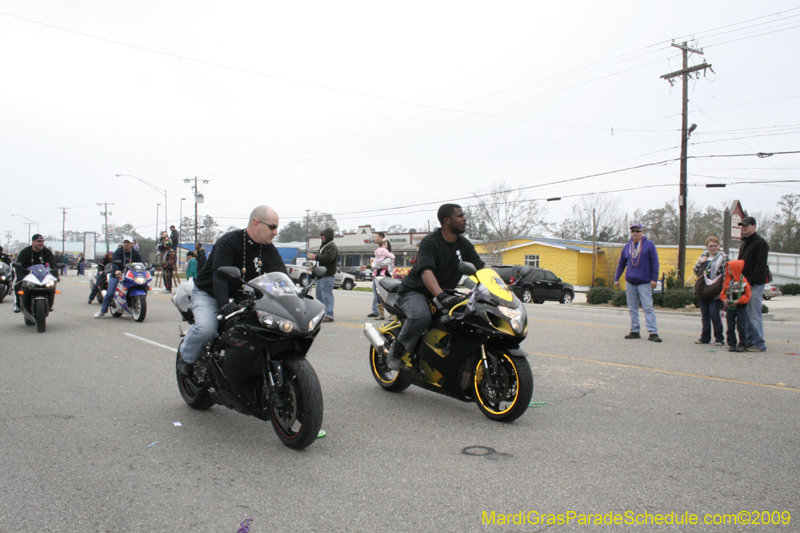 Krewe-of-Claude-Slidell-Mardi-Gras-2009-0220