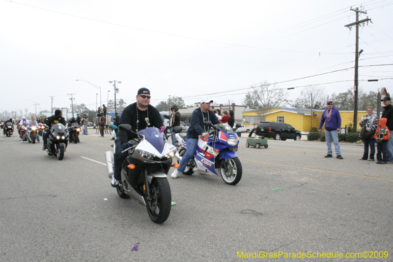 Krewe-of-Claude-Slidell-Mardi-Gras-2009-0221