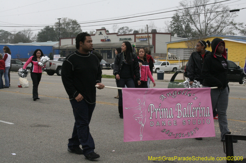 Krewe-of-Claude-Slidell-Mardi-Gras-2009-0250