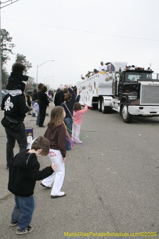 Krewe-of-Claude-Slidell-Mardi-Gras-2009-0257