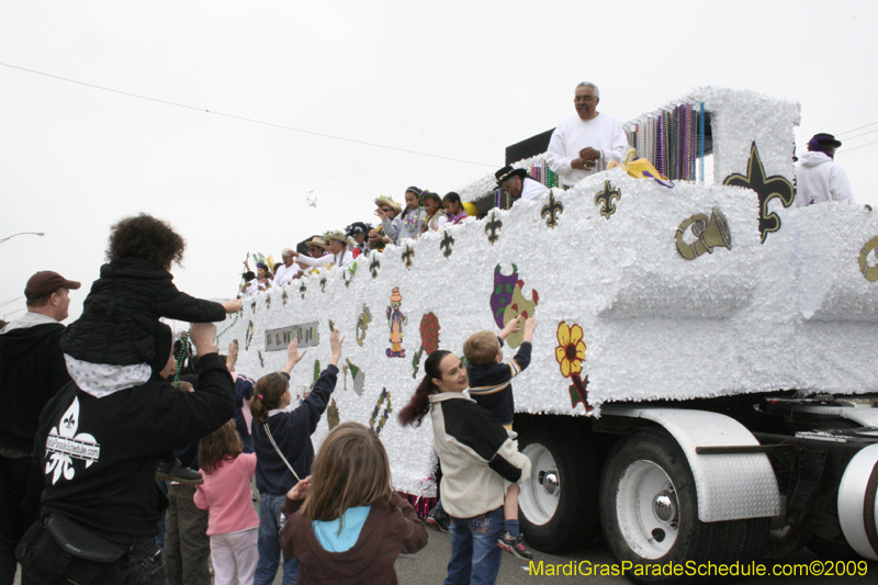 Krewe-of-Claude-Slidell-Mardi-Gras-2009-0261