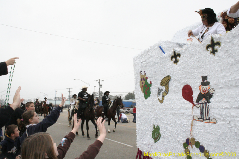 Krewe-of-Claude-Slidell-Mardi-Gras-2009-0265