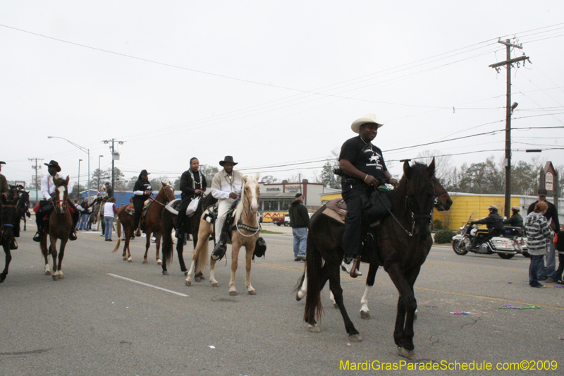 Krewe-of-Claude-Slidell-Mardi-Gras-2009-0268