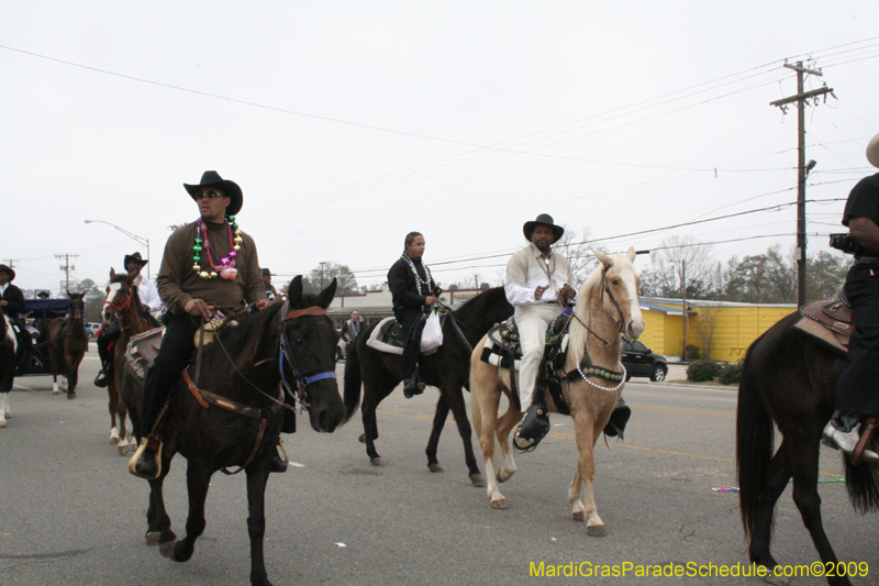 Krewe-of-Claude-Slidell-Mardi-Gras-2009-0269