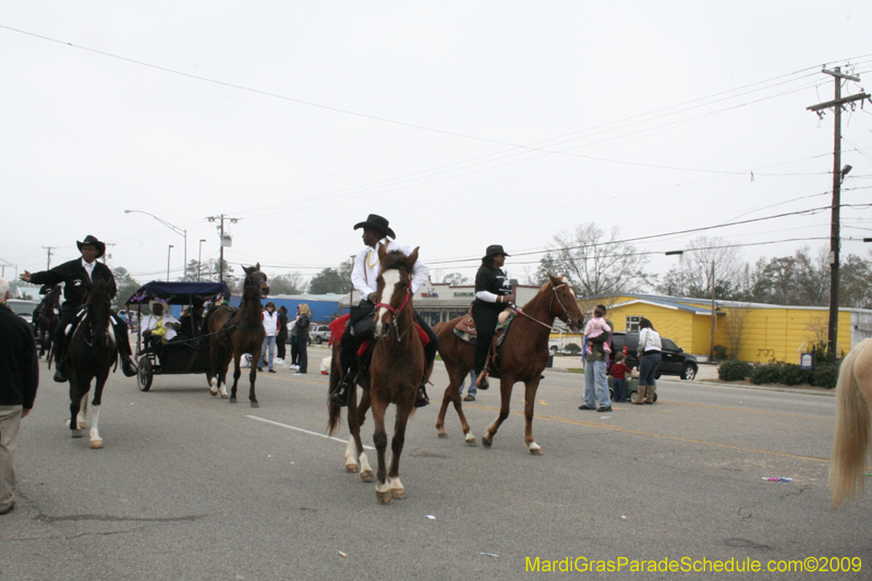 Krewe-of-Claude-Slidell-Mardi-Gras-2009-0270