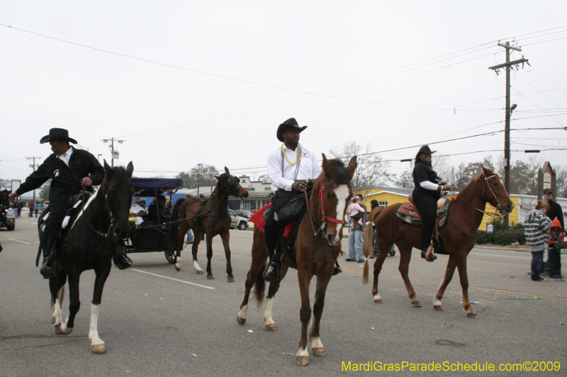 Krewe-of-Claude-Slidell-Mardi-Gras-2009-0271