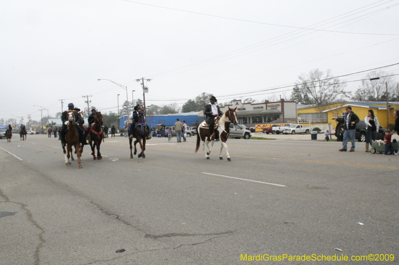 Krewe-of-Claude-Slidell-Mardi-Gras-2009-0281