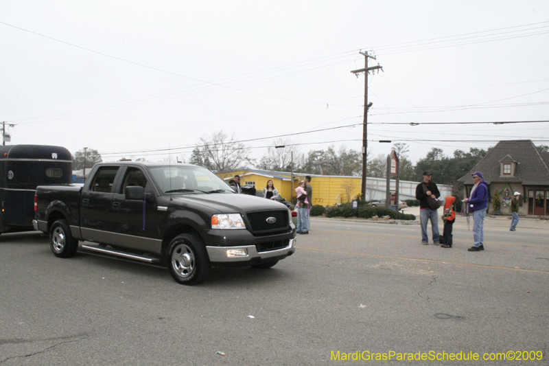 Krewe-of-Claude-Slidell-Mardi-Gras-2009-0288