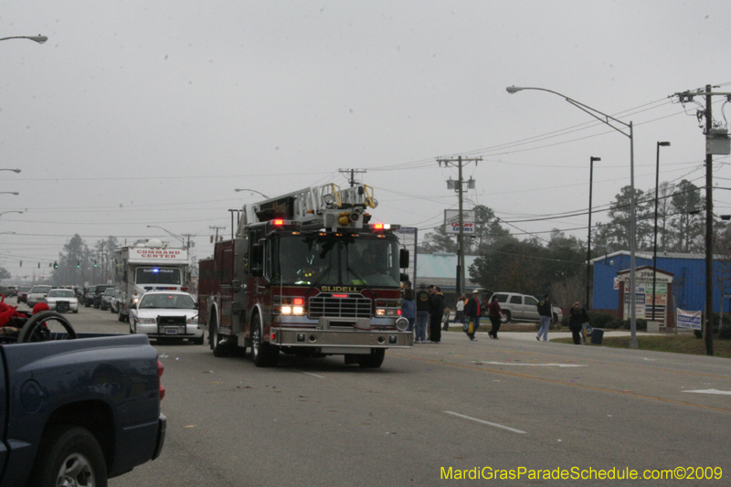 Krewe-of-Claude-Slidell-Mardi-Gras-2009-0289