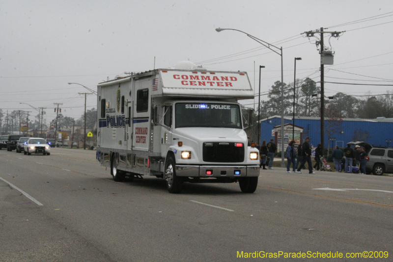 Krewe-of-Claude-Slidell-Mardi-Gras-2009-0293