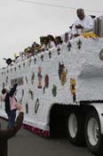 Krewe-of-Claude-Slidell-Mardi-Gras-2009-0258