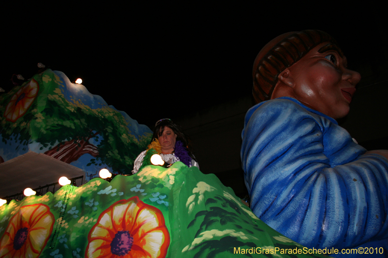 Krewe-of-Cleopatra-2010-Westbank-Mardi-Gras-2860