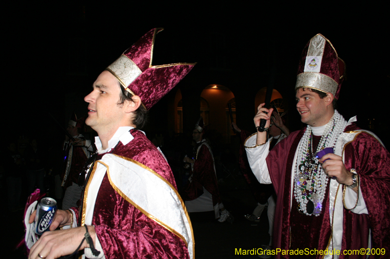 Le-Krewe-dEtat-presents-The-Dictator-Does-Broadway-for-Mardi-Gras-2009-New-Orleans-0510