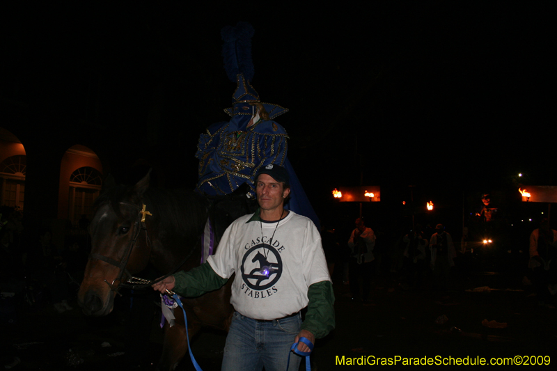 Le-Krewe-dEtat-presents-The-Dictator-Does-Broadway-for-Mardi-Gras-2009-New-Orleans-0517