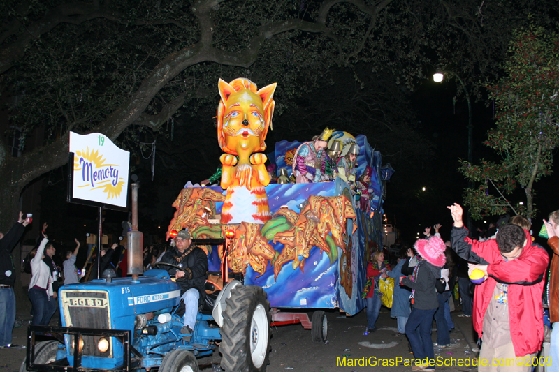 Le-Krewe-dEtat-presents-The-Dictator-Does-Broadway-for-Mardi-Gras-2009-New-Orleans-0776