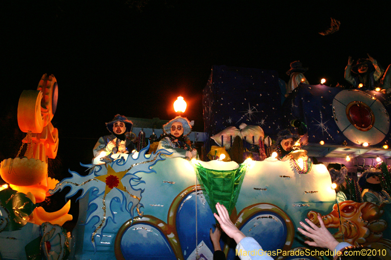 Krewe-of-Endymion-2010-Mardi-Gras-New-Orleans-8746