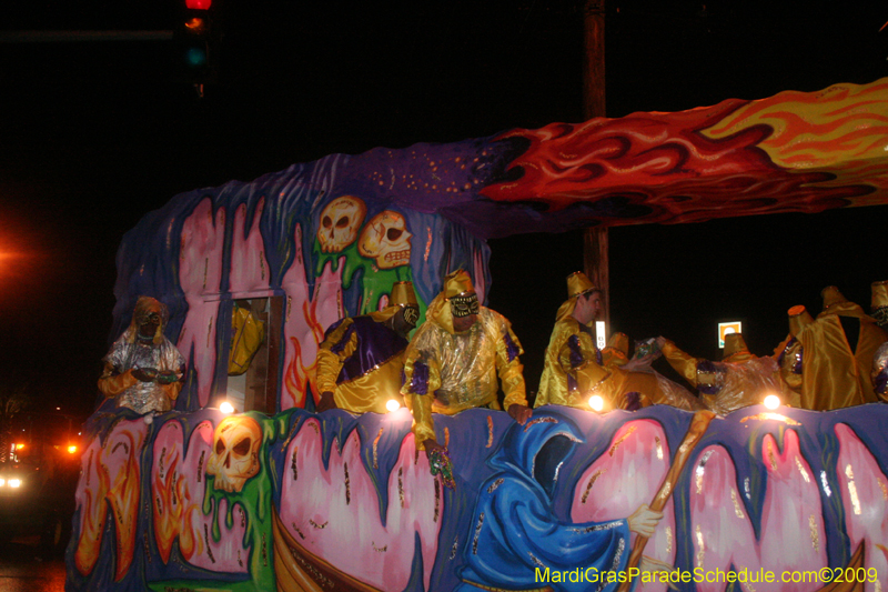 2009-Krewe-of-Excalibur-Mardi-Gras-Metairie-Louisiana-0426