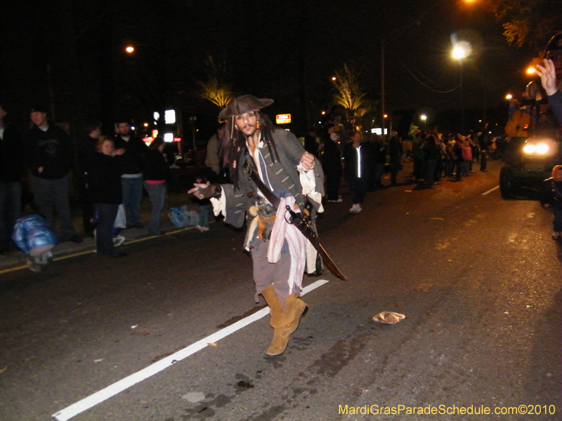 Krewe-of-Excalibur-2010-Mardi-Gras-Metairie-7616